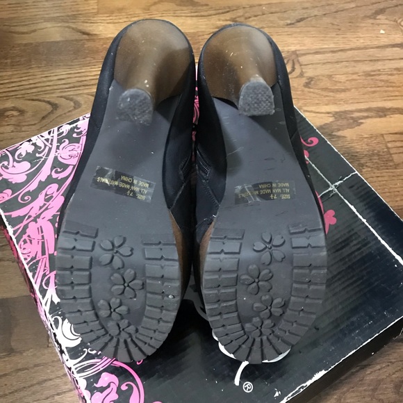 Black booties with wooden brown heel - Picture 5 of 5